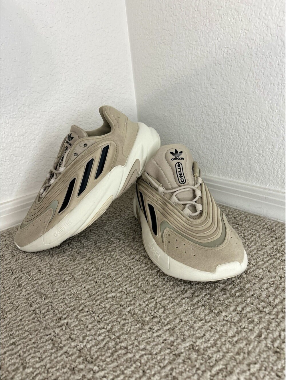 adidas Wmns Ozelia 'Wonder Beige Black EI9533’